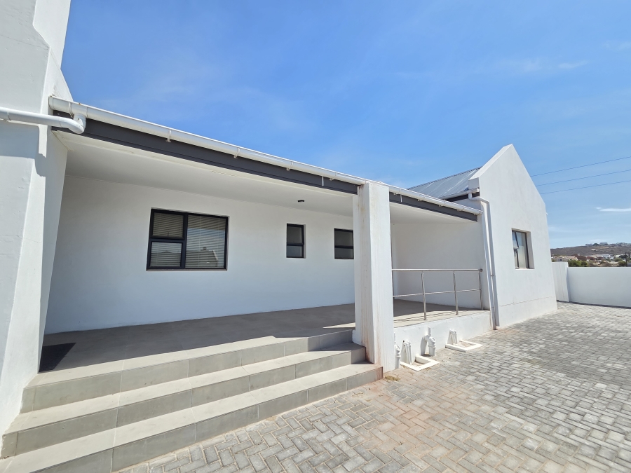 4 Bedroom Property for Sale in Harbour Lights Western Cape